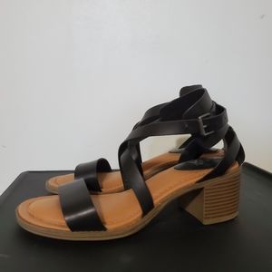 Girl Mia black heels size 8.5